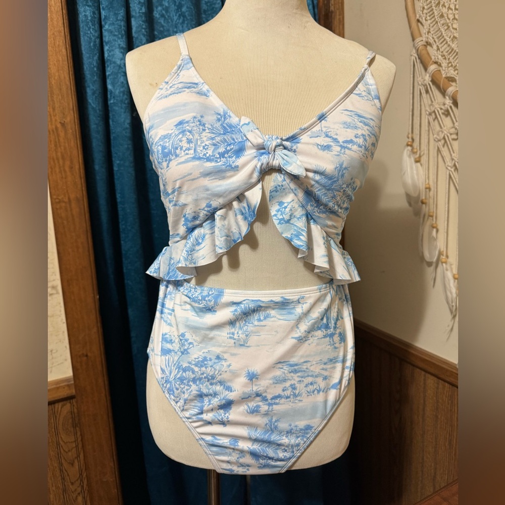 🌊 Hurley One-Piece Swimsuit – Size Large (NWOT)